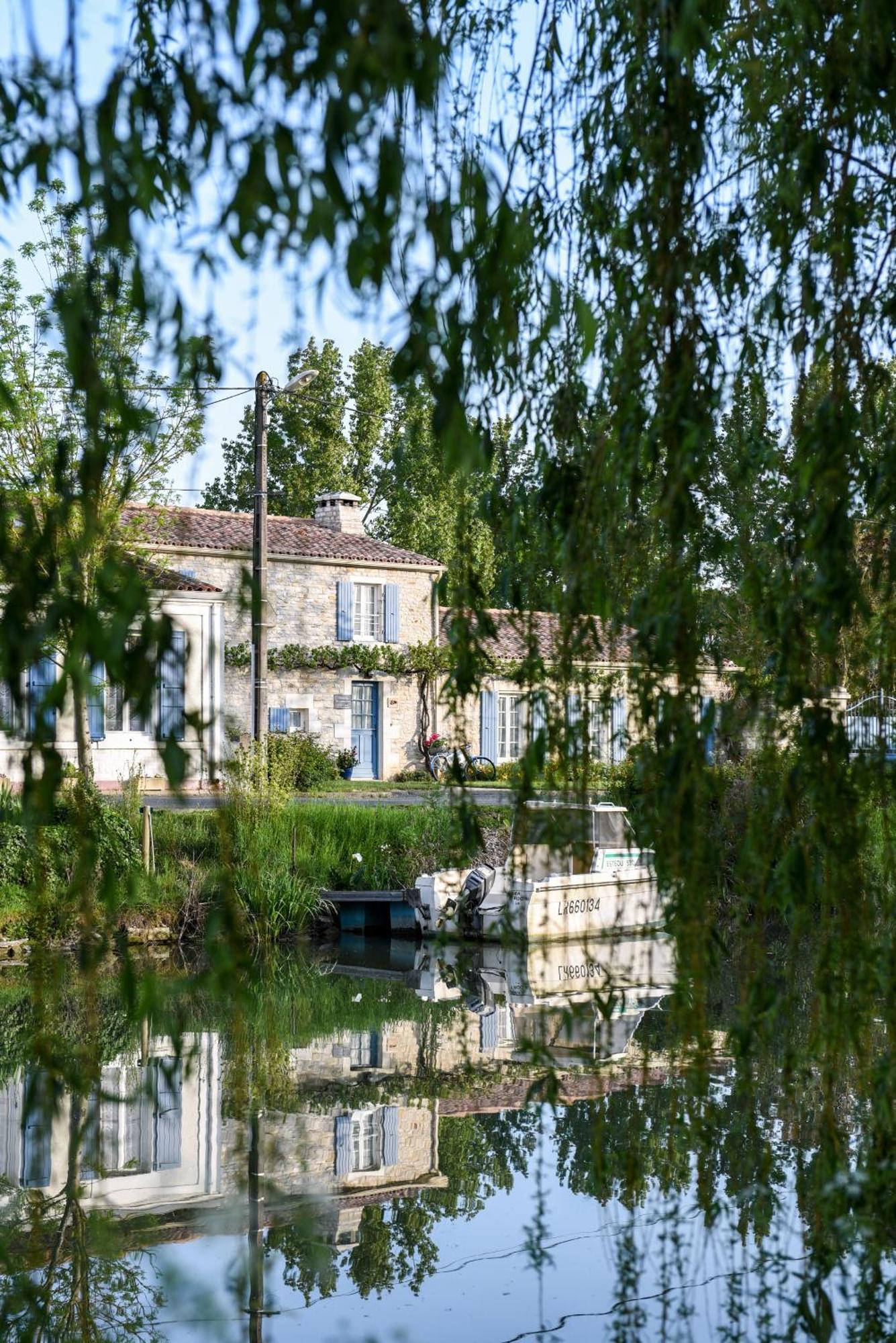 L'Instant Bleu Hotel Маронс Екстериор снимка